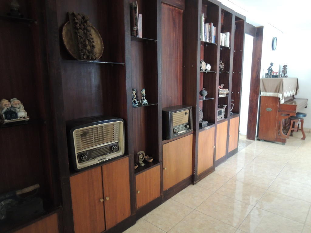 Rumah Polonia Guest House ジャカルタ エクステリア 写真